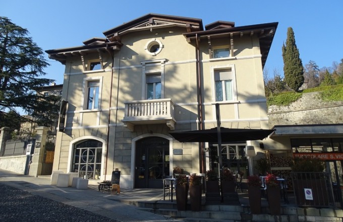 Fuoriporta House Bar: Wohlfühlen über Bergamo Bild